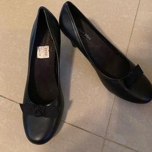 Black comfort plus heels